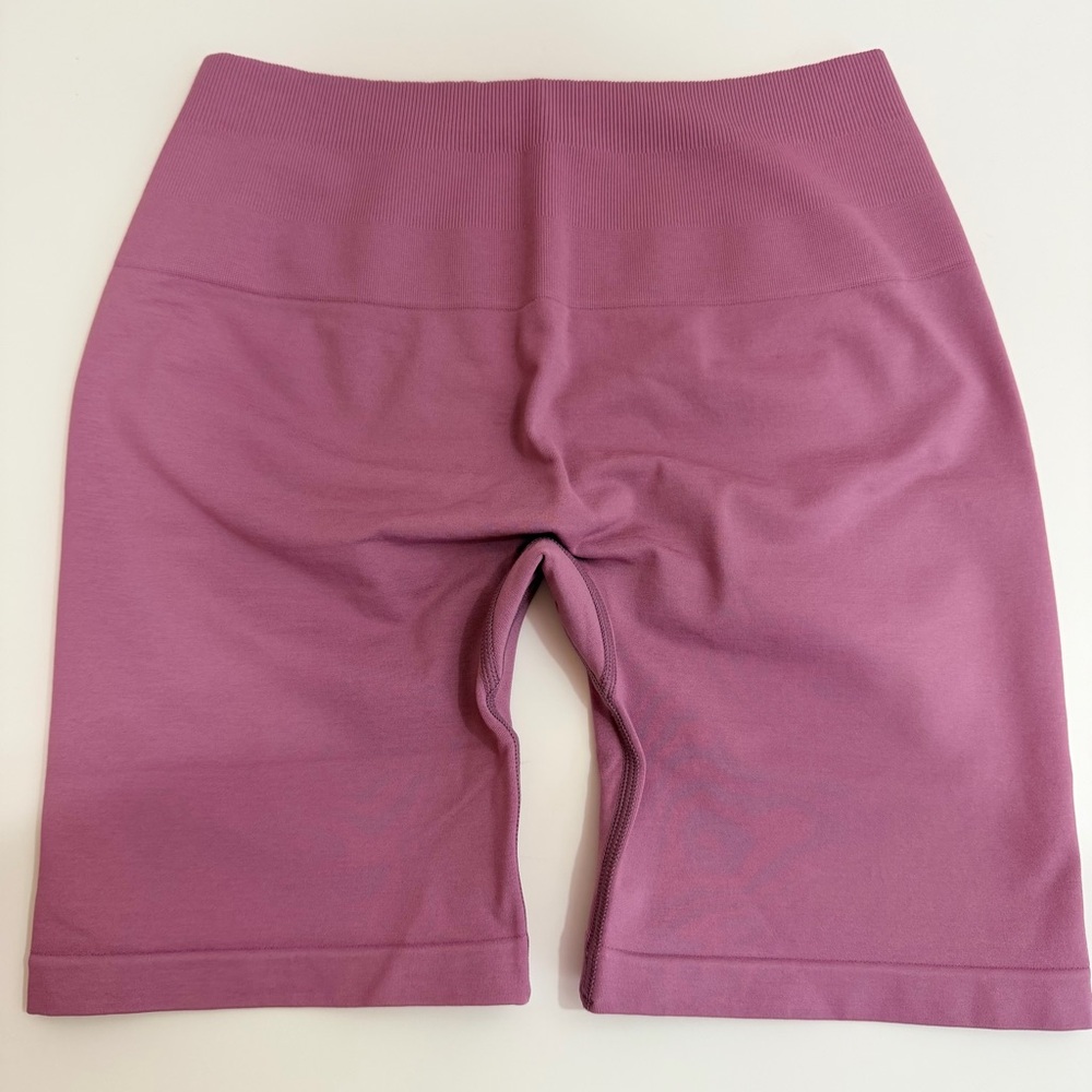 Pavoi Seamless Sculpting Compression HighWaisted Scrunch Butt Biker Shorts PinkM